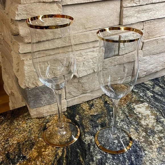 ORREFORS‎ gold rimmed wine glasses